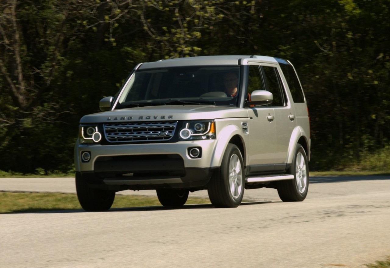 Comparison Land Rover Lr4 2016 Vs Land Rover Discovery