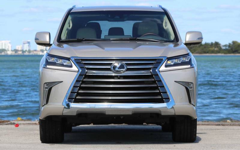 Comparison - Lexus LX 570 Three-Row 2020 - vs - GMC Yukon Denali 2021 ...